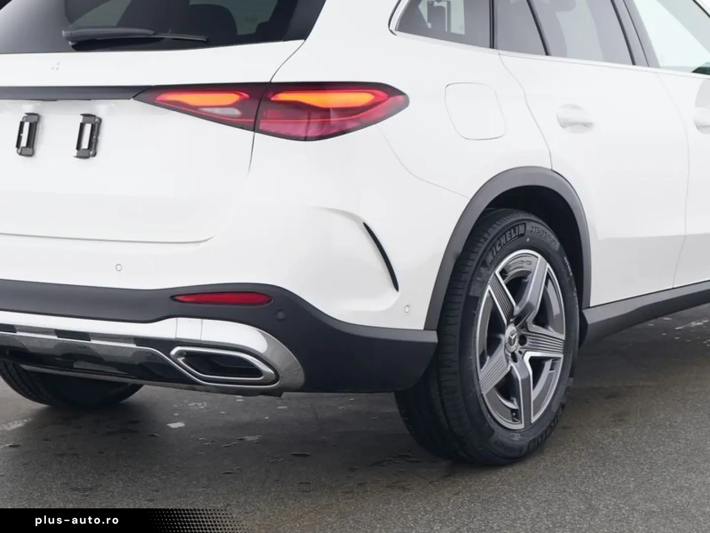 MERCEDES-BENZ GLC 300 4M AMG ADV PANO AHK DISTR MEMORY