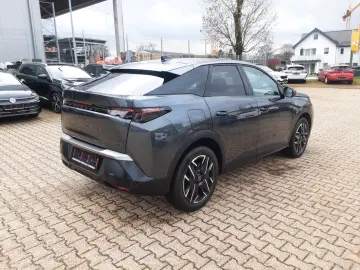 PEUGEOT 3008 Hybrid 136 GT 360G Navi LED