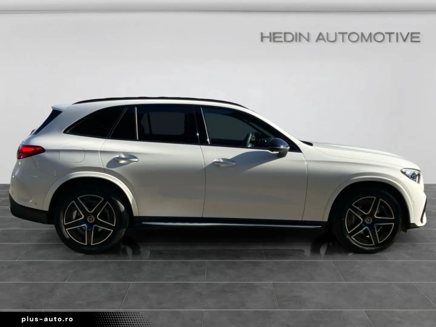 MERCEDES-BENZ GLC 300 4M AMG NIGHT DIGLI DISTR 360  PANO SHZ