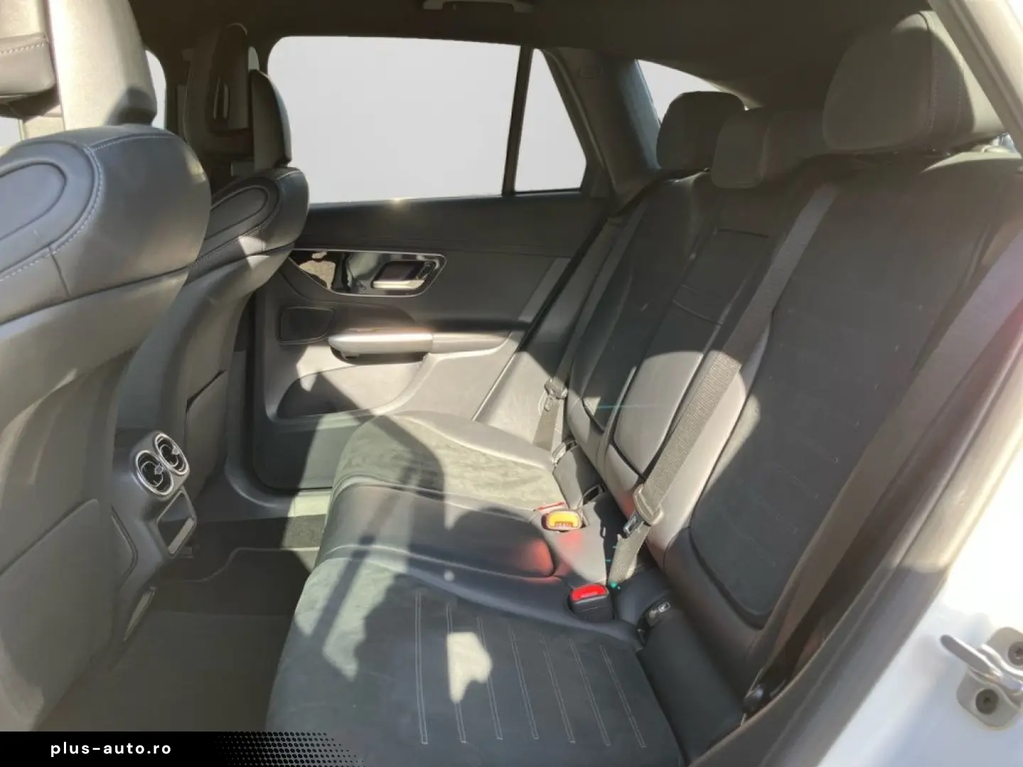 MERCEDES-BENZ GLC 300 4M AMG NIGHT DIGLI DISTR 360  PANO SHZ