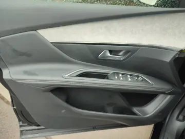 PEUGEOT 3008 GT Mild-Hybrid 180  RÜCKFAHRKAMERA