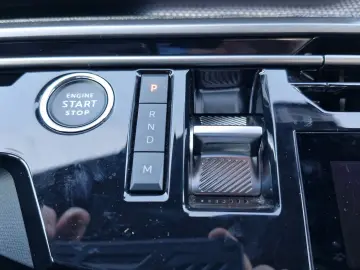 PEUGEOT 3008 Hybrid 145 GT e-DSC Matrix