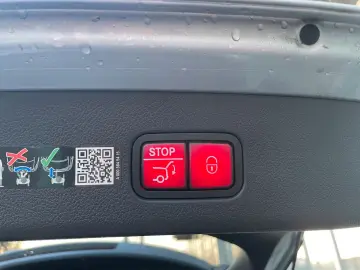 MERCEDES-BENZ GLC 300 4M AMG  PREMIUM PANO AHK 360