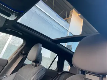 MERCEDES-BENZ GLC 300 4M AMG  PREMIUM PANO AHK 360