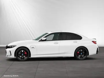 BMW 330e MSport PA LC  HiFi DAB