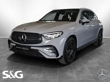 MERCEDES-BENZ GLC 200 4M AMG PANO AHK 360  ALPINGRAU 19 ZOLL
