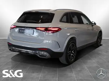 MERCEDES-BENZ GLC 200 4M AMG PANO AHK 360  ALPINGRAU 19 ZOLL