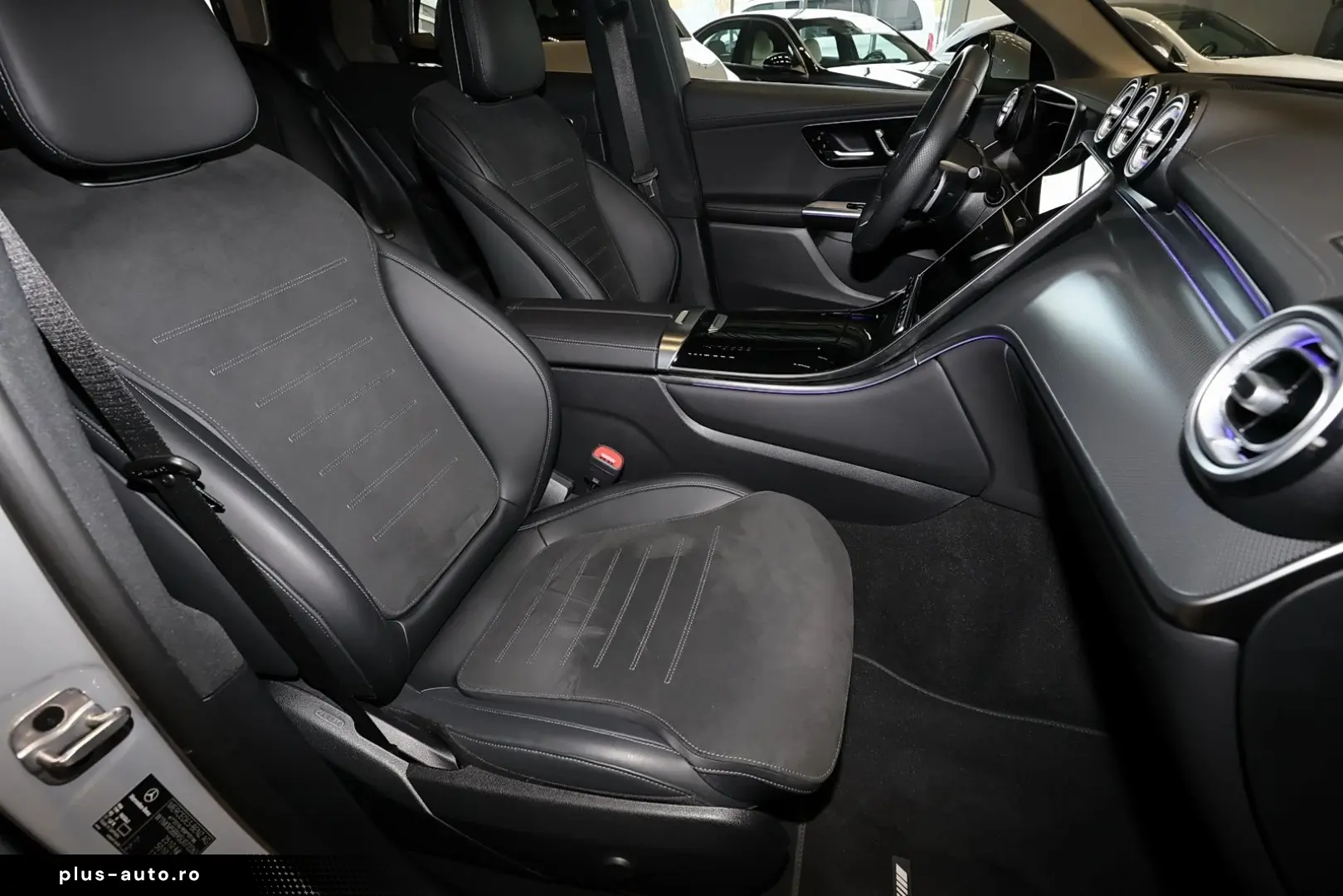 MERCEDES-BENZ GLC 200 4M AMG PANO AHK 360  ALPINGRAU 19 ZOLL