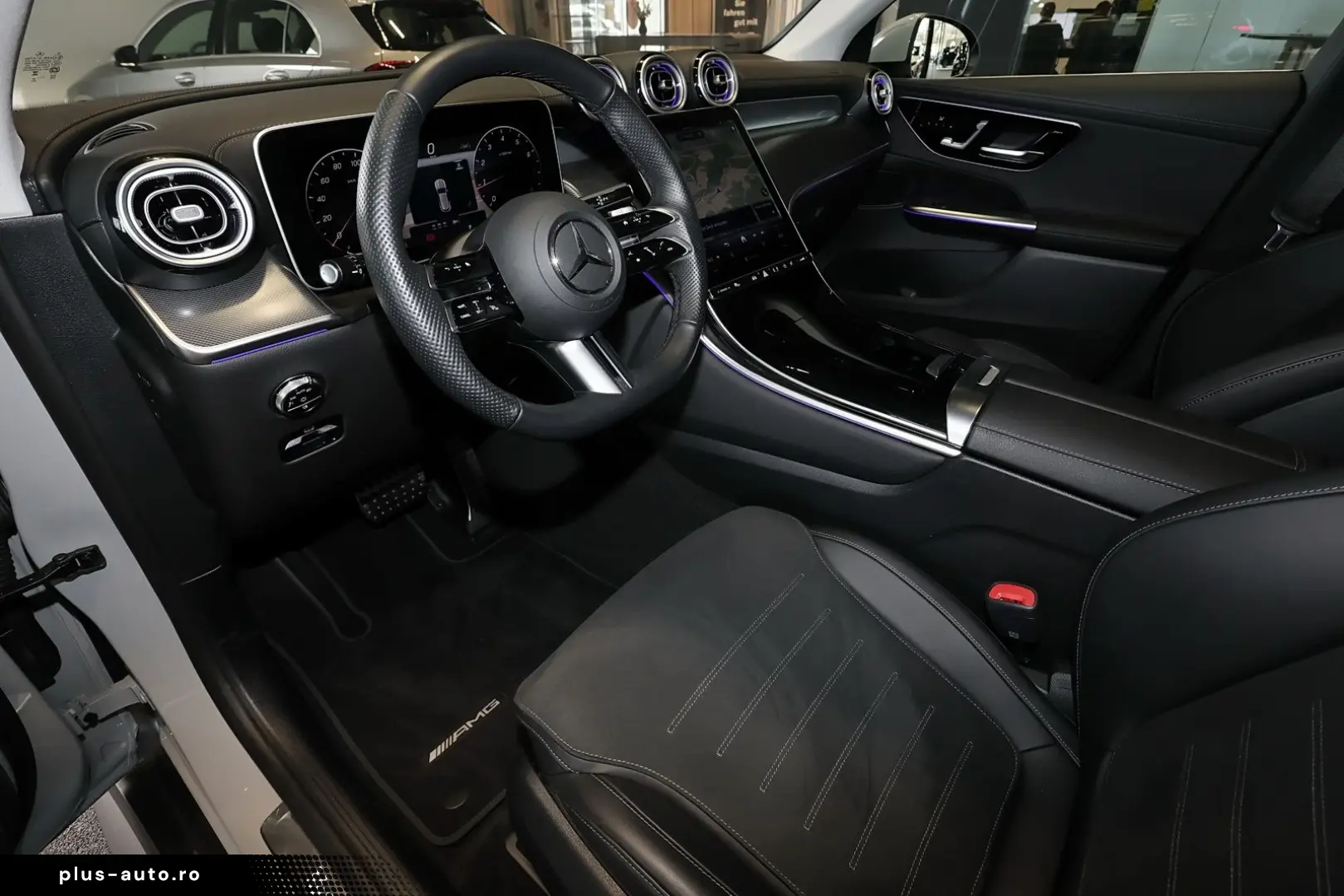 MERCEDES-BENZ GLC 200 4M AMG PANO AHK 360  ALPINGRAU 19 ZOLL