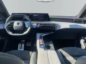 PEUGEOT 3008 Hybrid 136 GT  360   Matrix  Navi  19