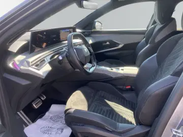 PEUGEOT 3008 Hybrid 136 GT  360   Matrix  Navi  19