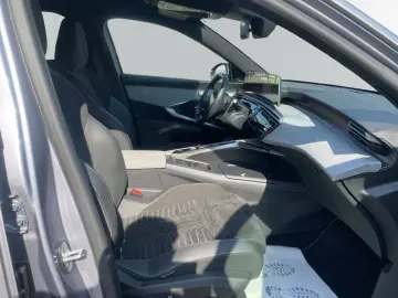 PEUGEOT 3008 Hybrid 136 GT  360   Matrix  Navi  19