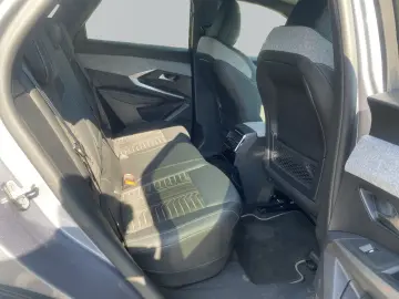 PEUGEOT 3008 Hybrid 136 GT  360   Matrix  Navi  19