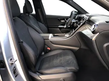 MERCEDES-BENZ GLC 200 4MATIC  MBUX AMG Pano AHK
