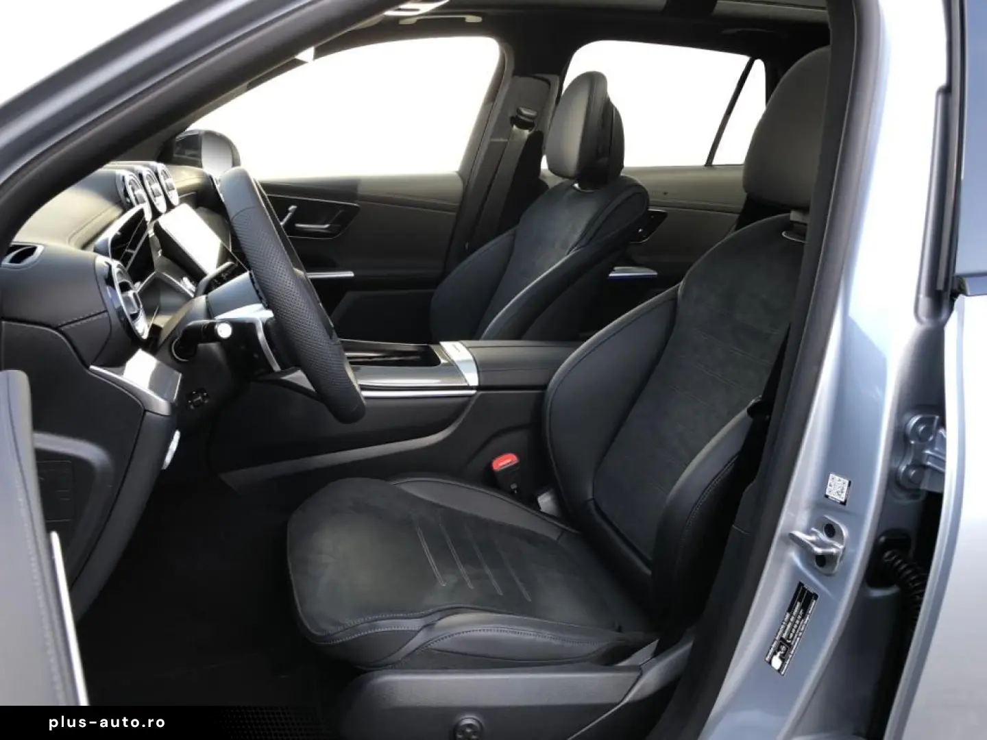 MERCEDES-BENZ GLC 200 4MATIC  MBUX AMG Pano AHK