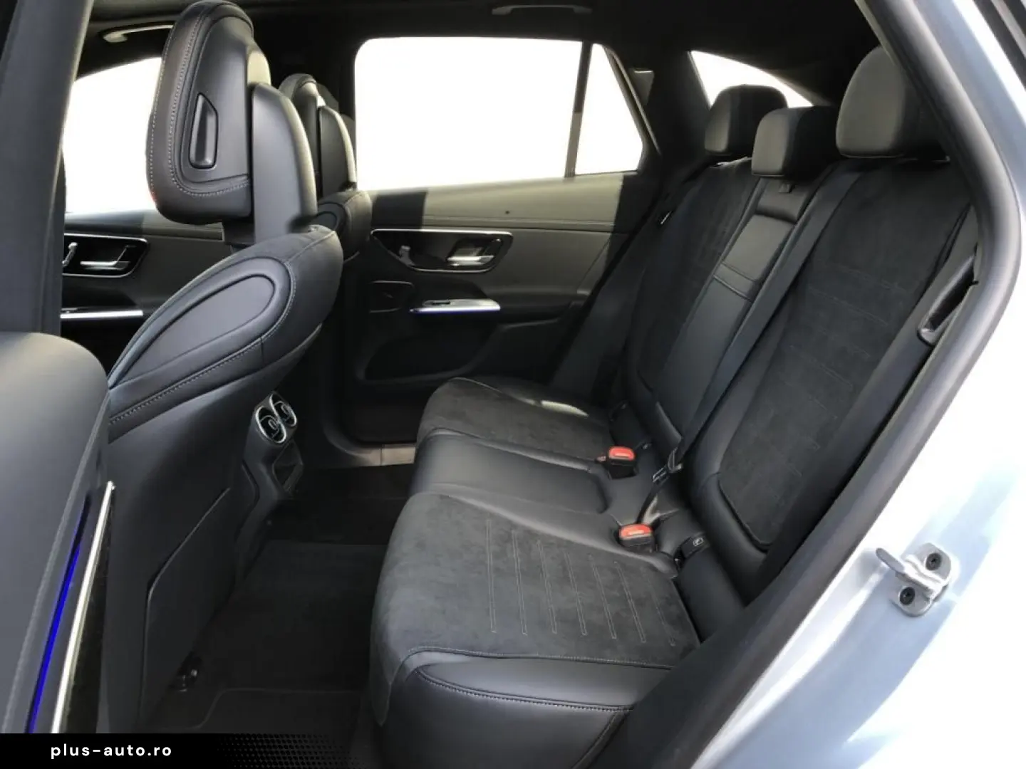 MERCEDES-BENZ GLC 200 4MATIC  MBUX AMG Pano AHK