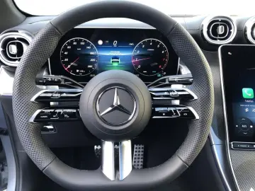 MERCEDES-BENZ GLC 200 4MATIC  MBUX AMG Pano AHK