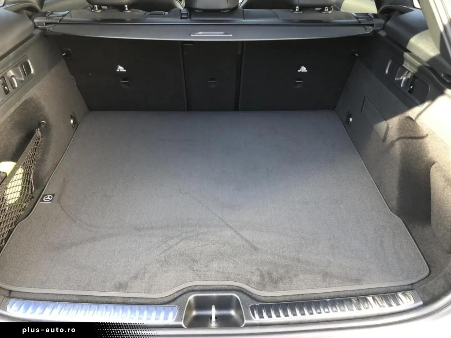 MERCEDES-BENZ GLC 200 4MATIC  MBUX AMG Pano AHK