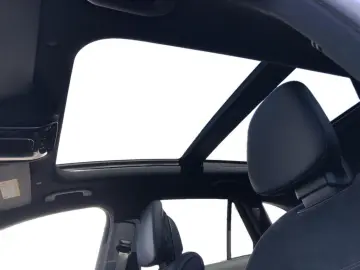 MERCEDES-BENZ GLC 200 4MATIC  MBUX AMG Pano AHK