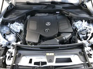 MERCEDES-BENZ GLC 200 4MATIC  MBUX AMG Pano AHK