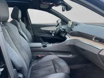 PEUGEOT 3008 Hybrid 136 GT  PANO E-Sitz CAM LED