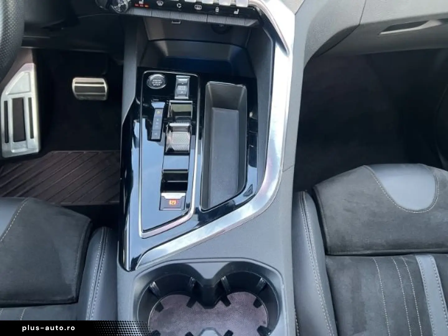 PEUGEOT 3008 Hybrid 136 GT  PANO E-Sitz CAM LED