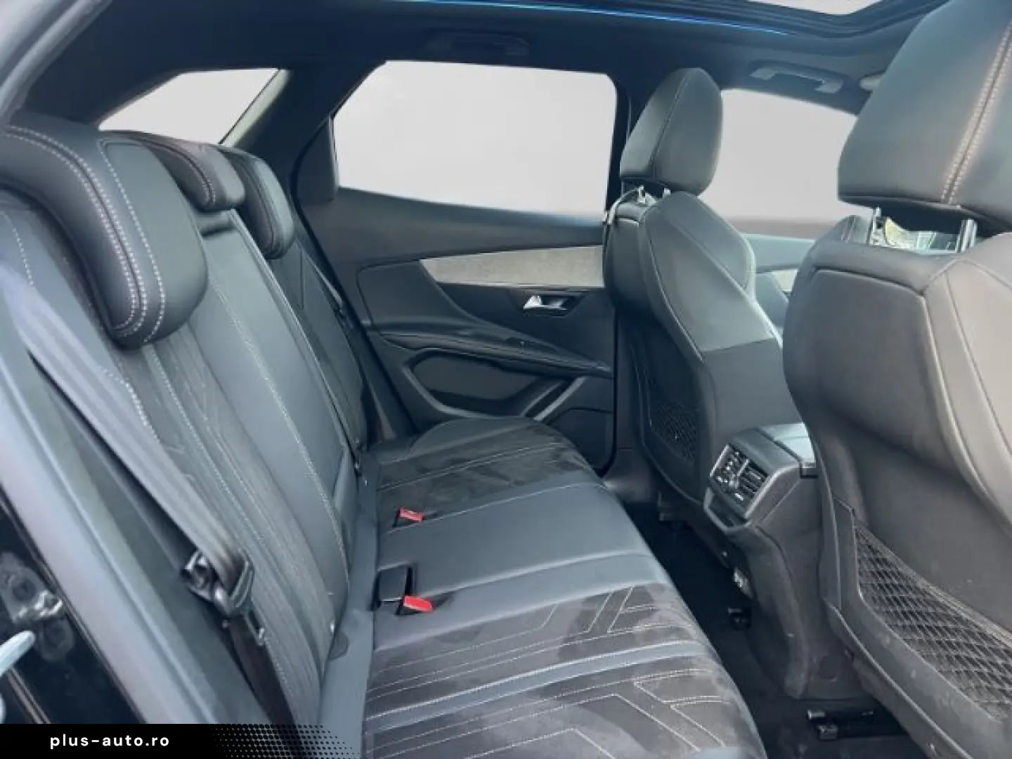 PEUGEOT 3008 Hybrid 136 GT  PANO E-Sitz CAM LED