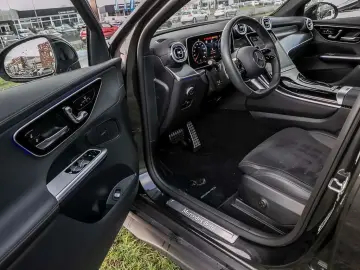 MERCEDES-BENZ GLC 200 4M AMG Advanced PLUS Pano AHK Night