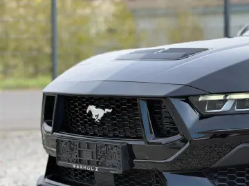 FORD Mustang Convertible 5.0 Ti-VCT V8 328 kW GT