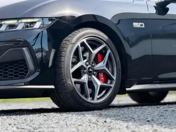 FORD Mustang Convertible 5.0 Ti-VCT V8 328 kW GT