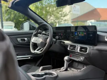 FORD Mustang Convertible 5.0 Ti-VCT V8 328 kW GT