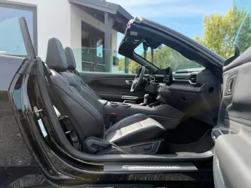 FORD Mustang Convertible 5.0 Ti-VCT V8 328 kW GT