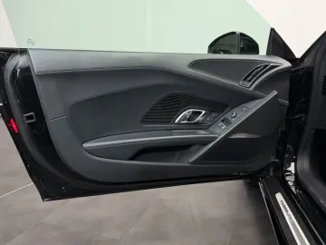 AUDI R8 Coupe 5.2 FSI Quattro Technologie-Paket RFK