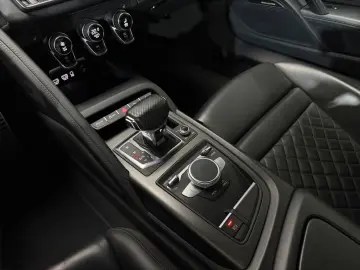 AUDI R8 Coupe 5.2 FSI Quattro Technologie-Paket RFK