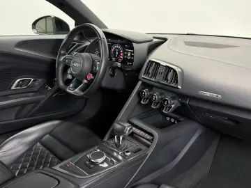AUDI R8 Coupe 5.2 FSI Quattro Technologie-Paket RFK