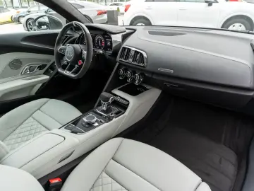 AUDI R8 Coupe V10 performance quattro KERAMIK B&O RFK