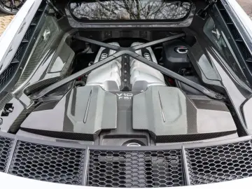 AUDI R8 Coupe V10 performance quattro KERAMIK B&O RFK