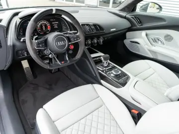 AUDI R8 Coupe V10 performance quattro KERAMIK B&O RFK