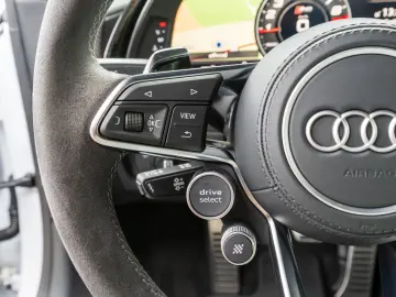 AUDI R8 Coupe V10 performance quattro KERAMIK B&O RFK