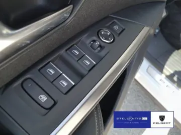 PEUGEOT 3008 Elektromotor 210 GT