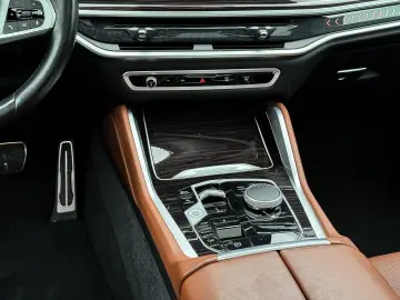 BMW X6 xDrive40i M Sport PANO ACC AHK