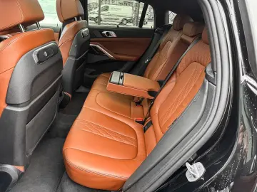 BMW X6 xDrive40i M Sport PANO ACC AHK