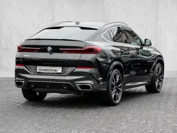 BMW X6 xDrive40i M Sport PANO ACC AHK