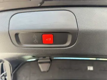 PEUGEOT 408 Plug-In Hybrid 225 GT  360  Winterpaket