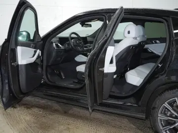 BMW X6 xDrive30d PANO STANDHZ KAMERA HUD AHK ICONIC