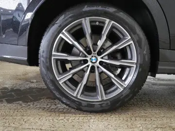 BMW X6 xDrive30d PANO STANDHZ KAMERA HUD AHK ICONIC