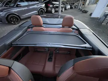 BMW M4 Competition Cabriolet xDRIVE   H&K   GRA   BM