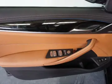 BMW SERIES 5 2.0 530e AT