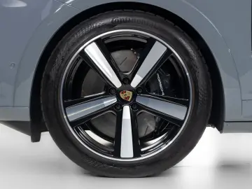 PORSCHE Cayenne Turbo E-Hybrid   Burmester   HD-Matrix