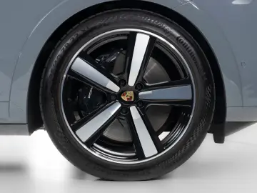 PORSCHE Cayenne Turbo E-Hybrid   Burmester   HD-Matrix